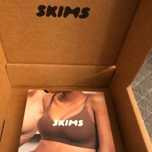 SKIMS SCULPTING BRA (NEW NEVER USED) OCHRE